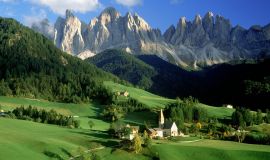 Vasara Dolomitinėse Alpėse