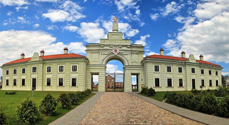 Дворец сапегов в ружанах старые
