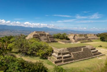 Piramidės Monte Alban